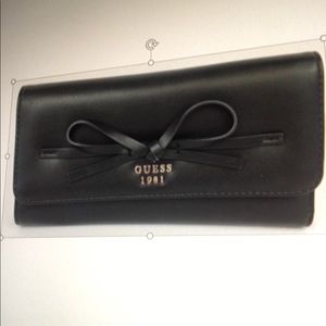 GUESS Genuine “Kamryn” SLG Multi Clutch Blk Wallet